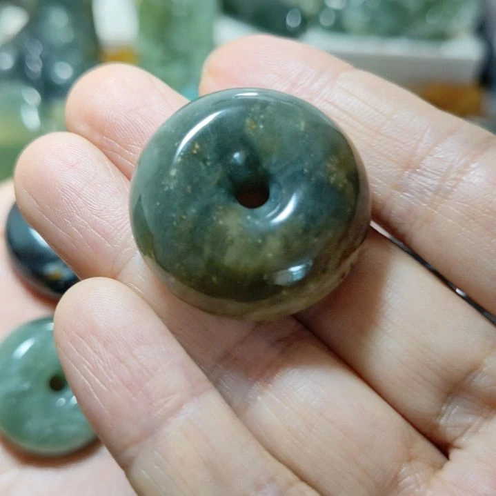 岫玉未镶嵌平安扣秋****3