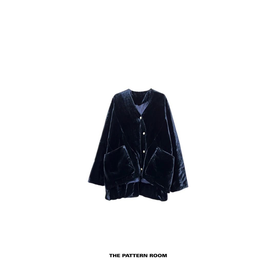 The pattern room | 本然优雅绗线分割轻量锁温丝绒棉服