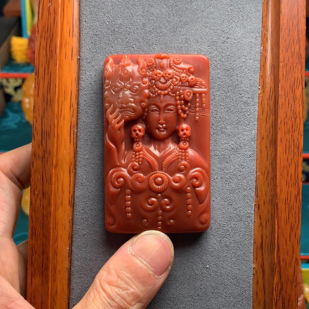 石英质玉挂件未镶嵌隔**王