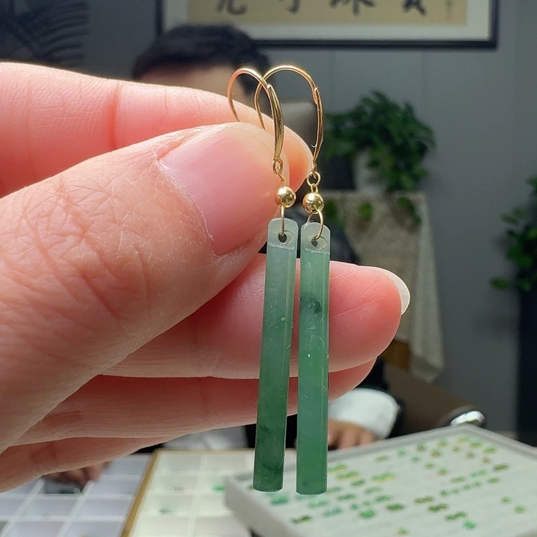 翡翠18K金镶嵌耳饰天然