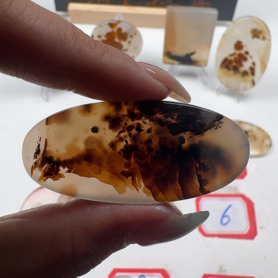 玛瑙/玉髓颈饰未镶嵌