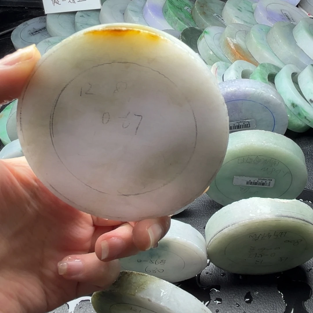 定制翡翠未镶嵌翡翠手镯