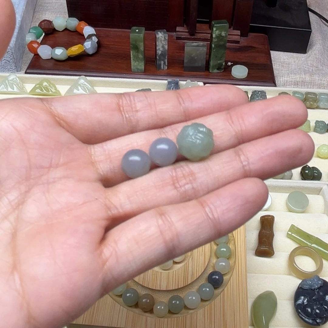 无***甲和田玉未镶嵌珠宝半成品