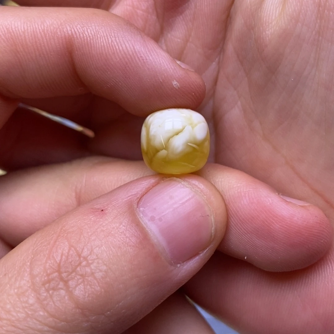 琥珀未镶嵌珠宝奇石12.6mm