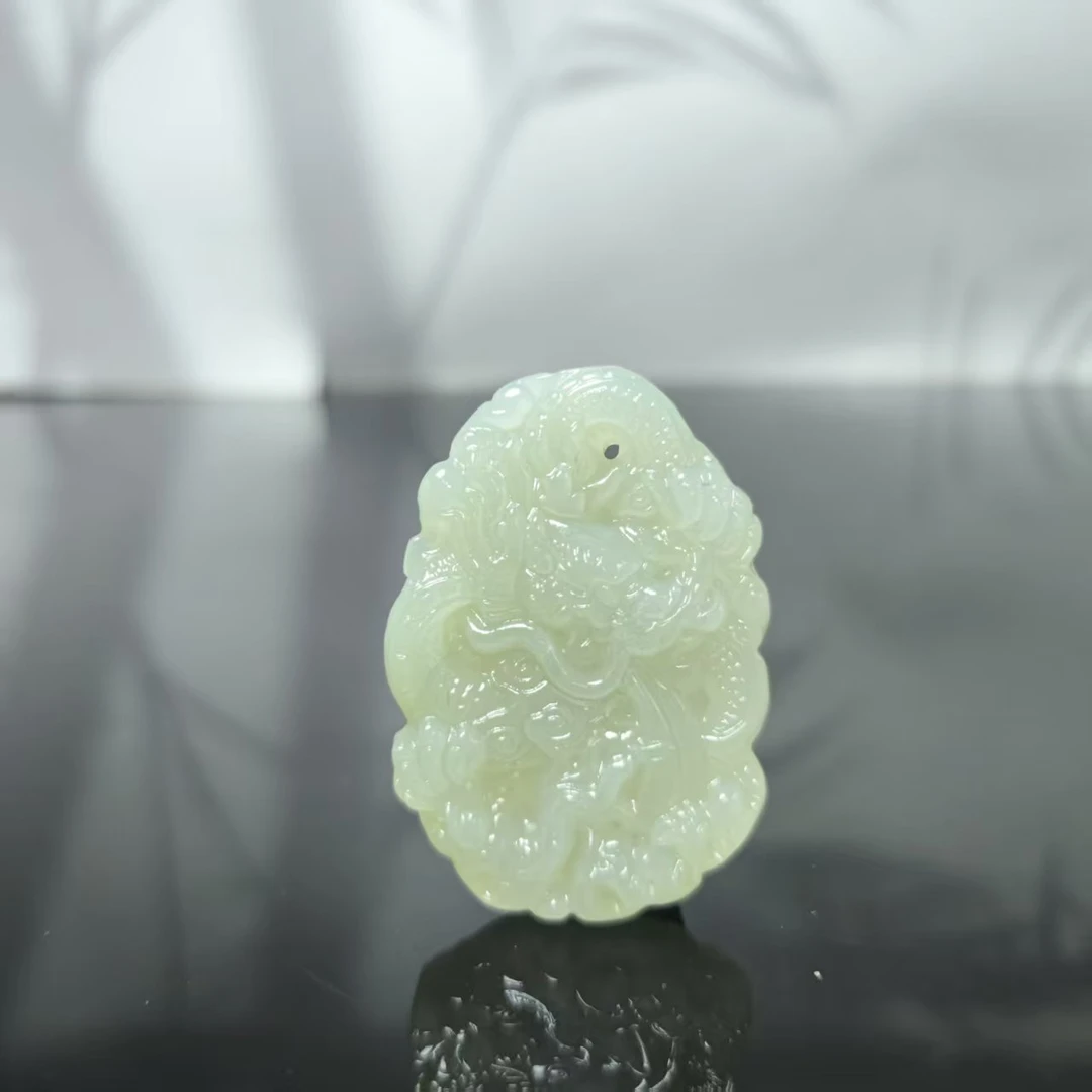 Z和田玉龙形吊坠0559