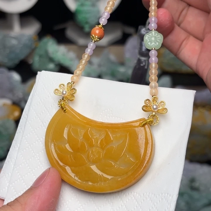 翡翠未镶嵌颈饰吊坠