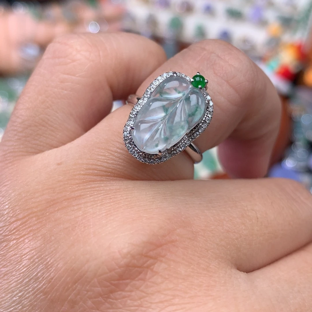 18K金镶嵌戒指翡翠叶子两用款