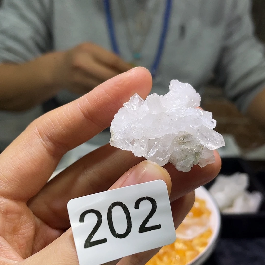 珠宝半成品水晶未镶嵌