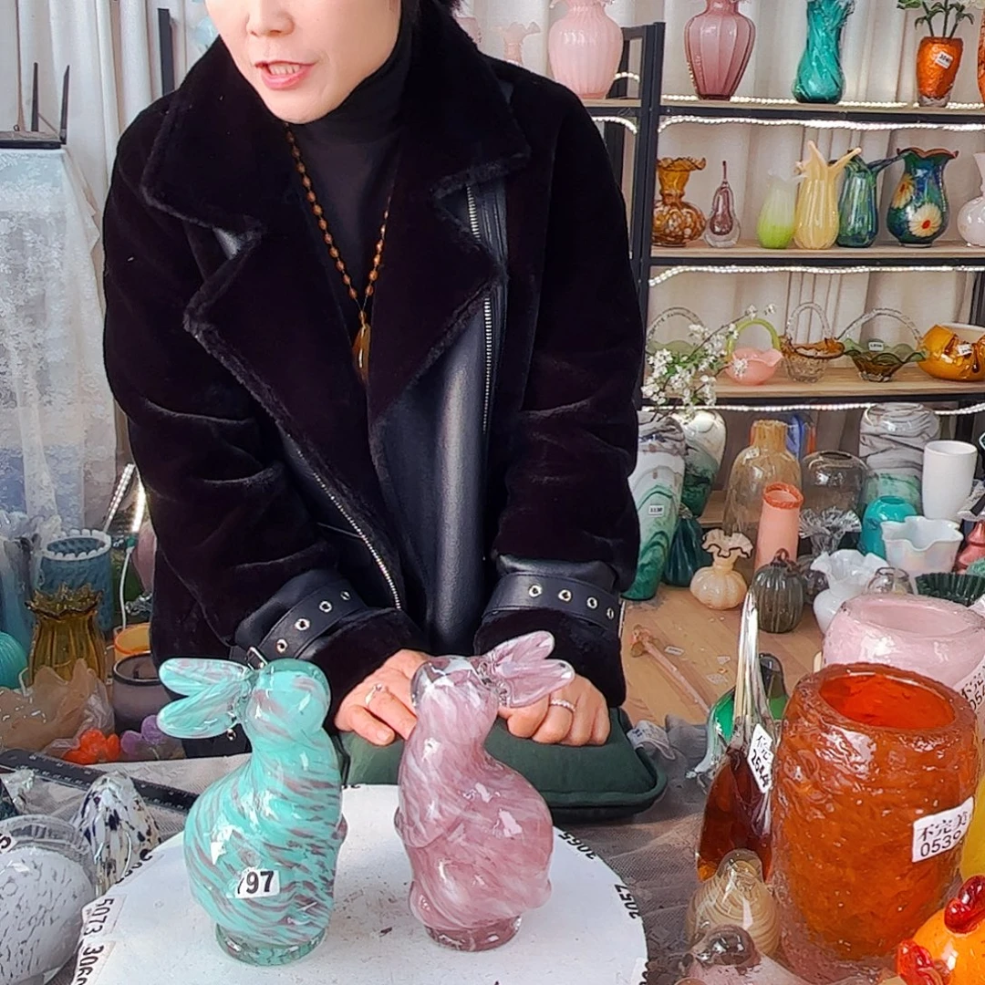 一对兔 家悦琉璃花瓶摆件