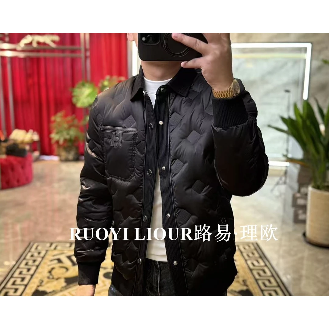 【路易理欧】欧货男士翻领字母大H胸标简约大气羽绒服0757