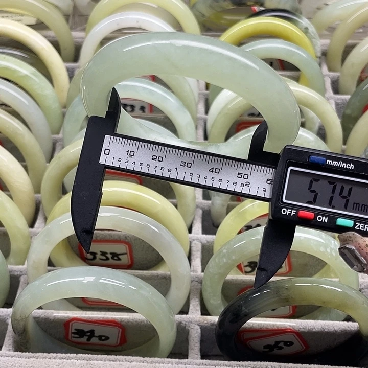 蛇纹石玉未镶嵌手镯353