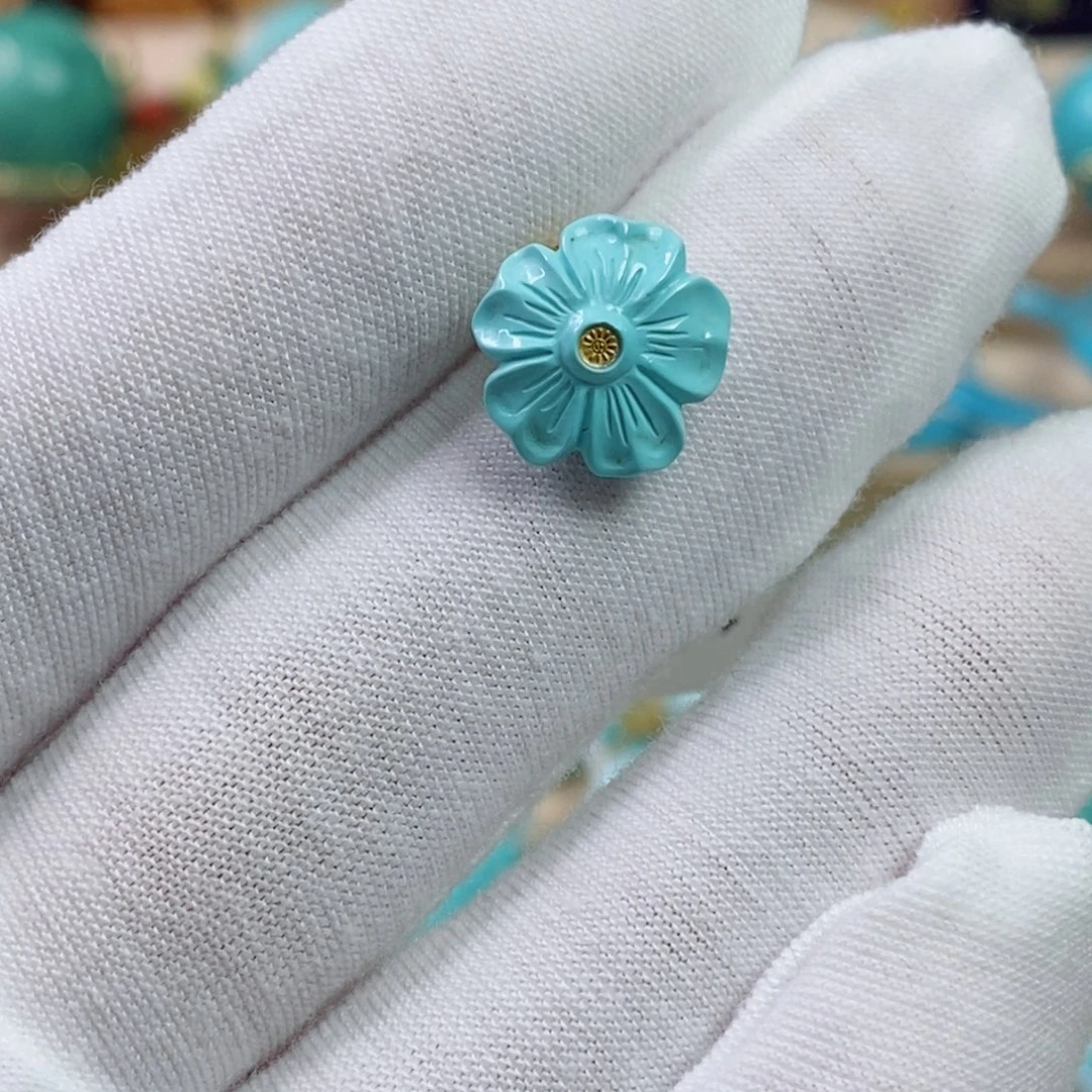 绿松石未镶嵌珠宝奇石