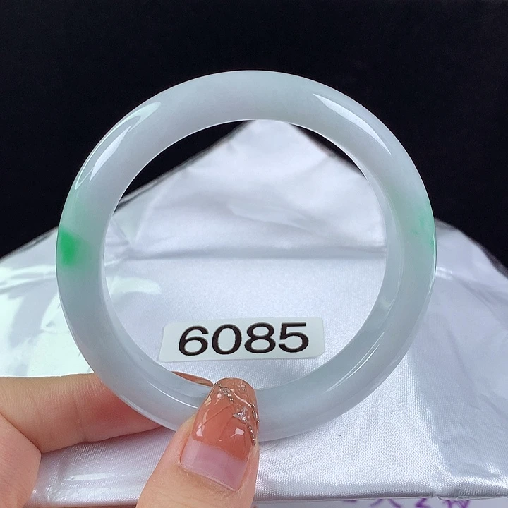 未镶嵌手镯翡翠57圈