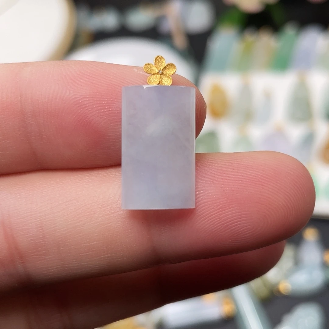 翡翠18K金镶嵌颈饰无事牌