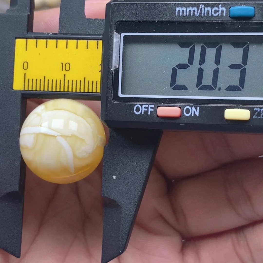 蜜蜡未镶嵌珠宝奇石