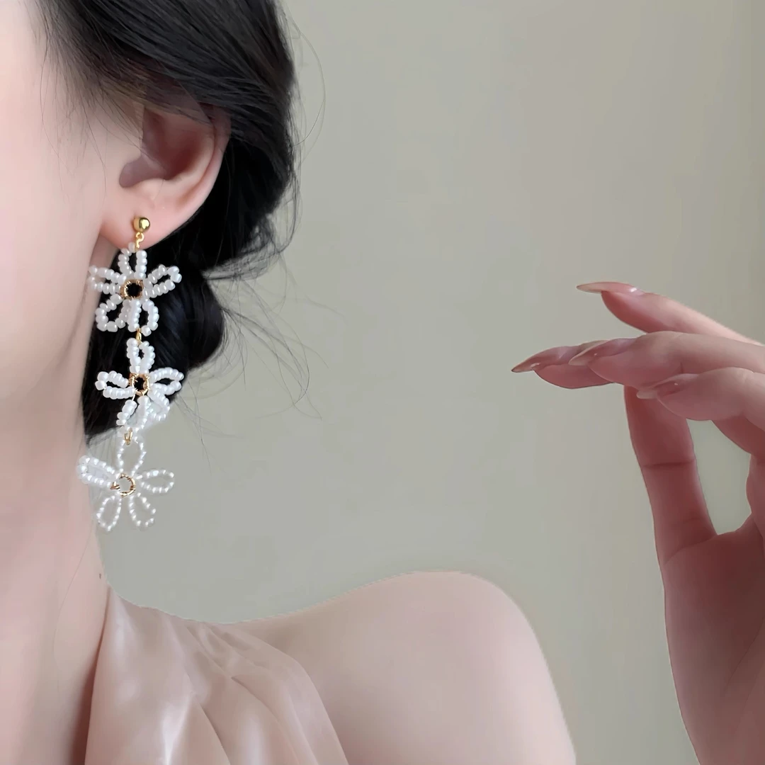 铜合金耳饰 「纯白爱丽丝」花朵高级感耳钉蚊香盘耳夹无耳洞耳饰