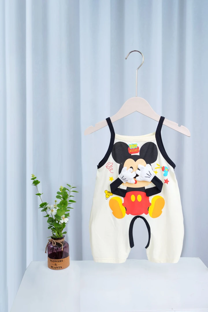 新款卡通婴儿连体夏季薄款柔软亲肤开档吊带连体哈衣爬服可爱俏皮