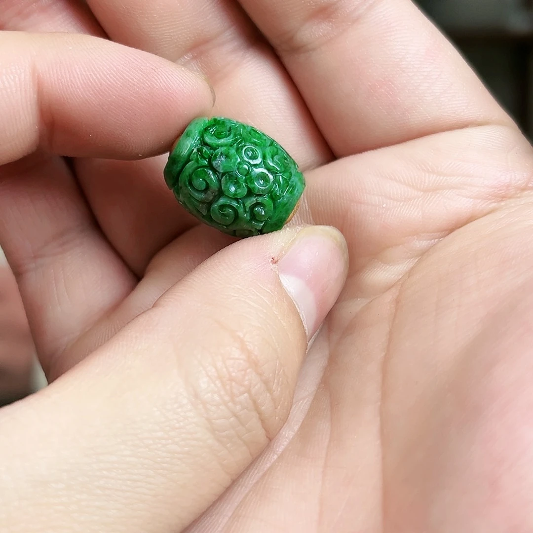 翡翠颈饰18K金镶嵌吊坠