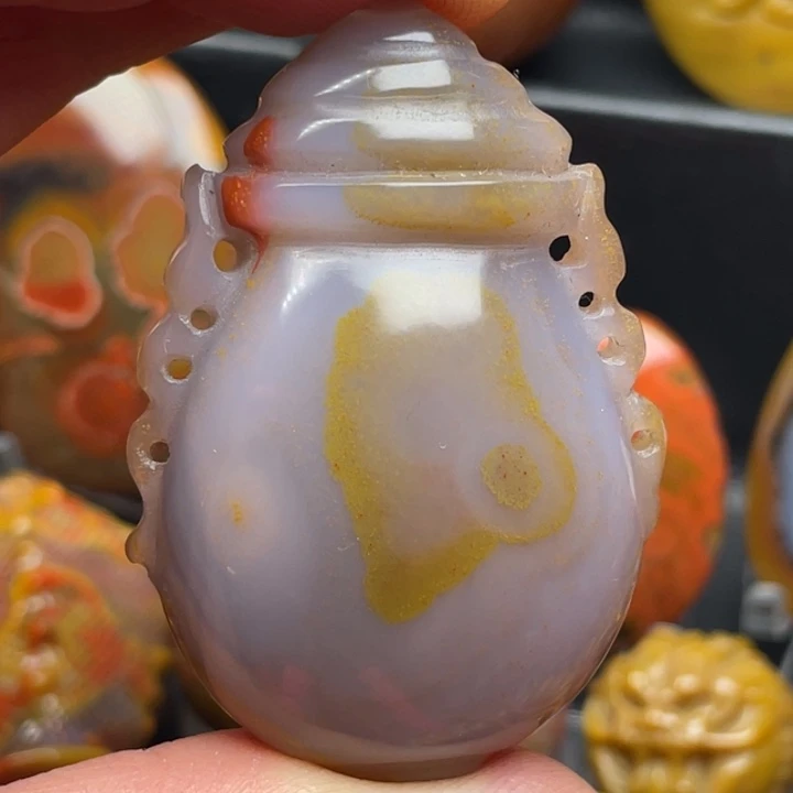 玛瑙/玉髓颈饰未镶嵌小***翁