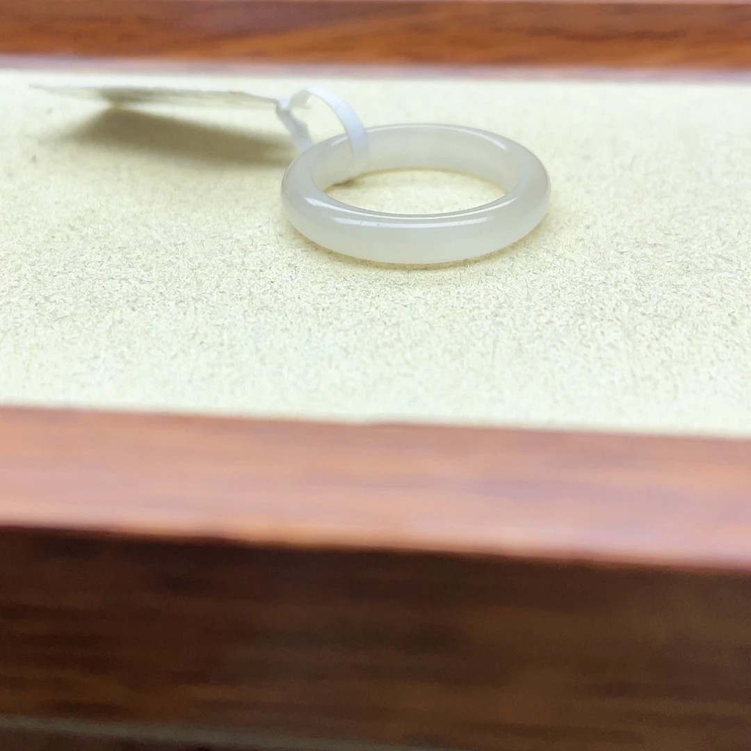 未镶嵌戒指和田玉藕粉窄条17.5mm