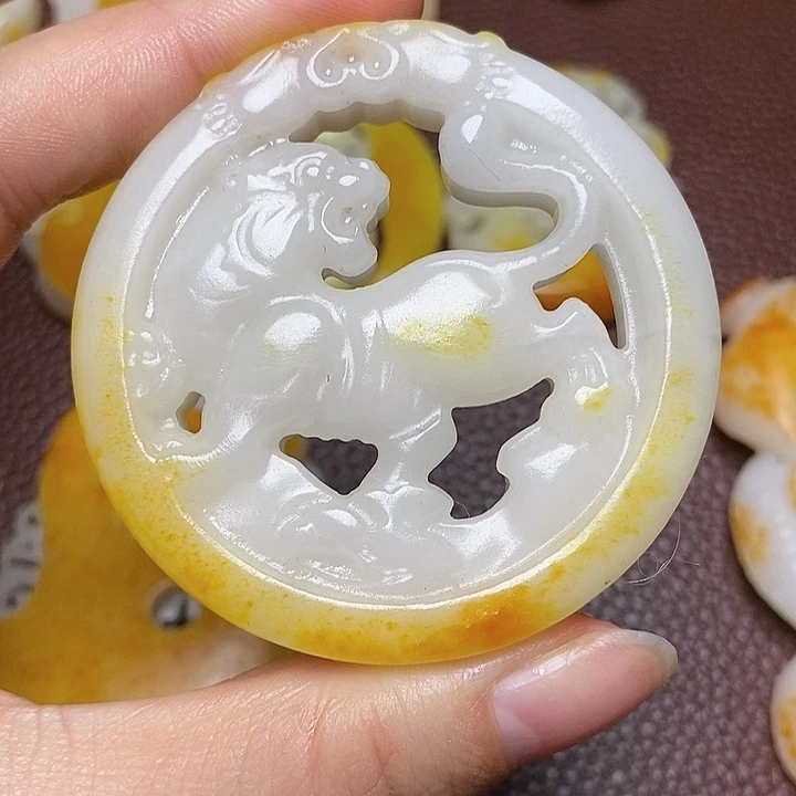 和田玉颈饰未镶嵌?****?