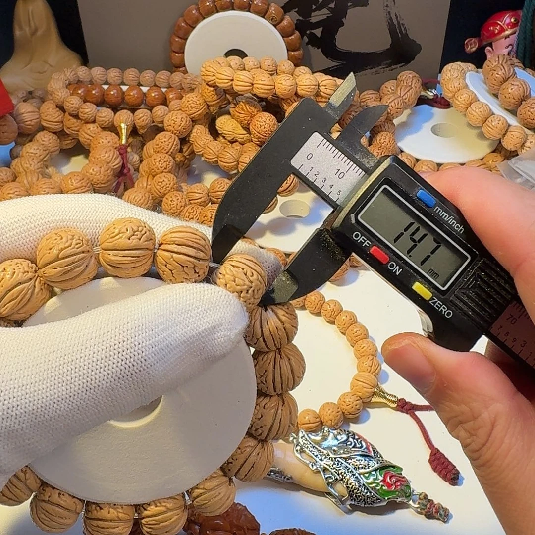 仰***慕吊坠桃核南瓜桃核