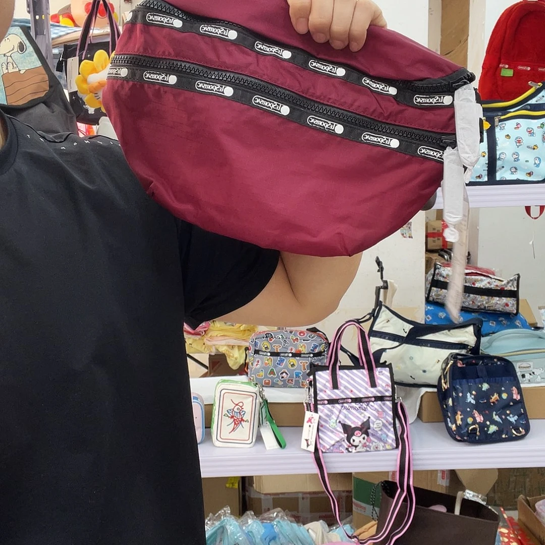 PU化妆包等产品和产品