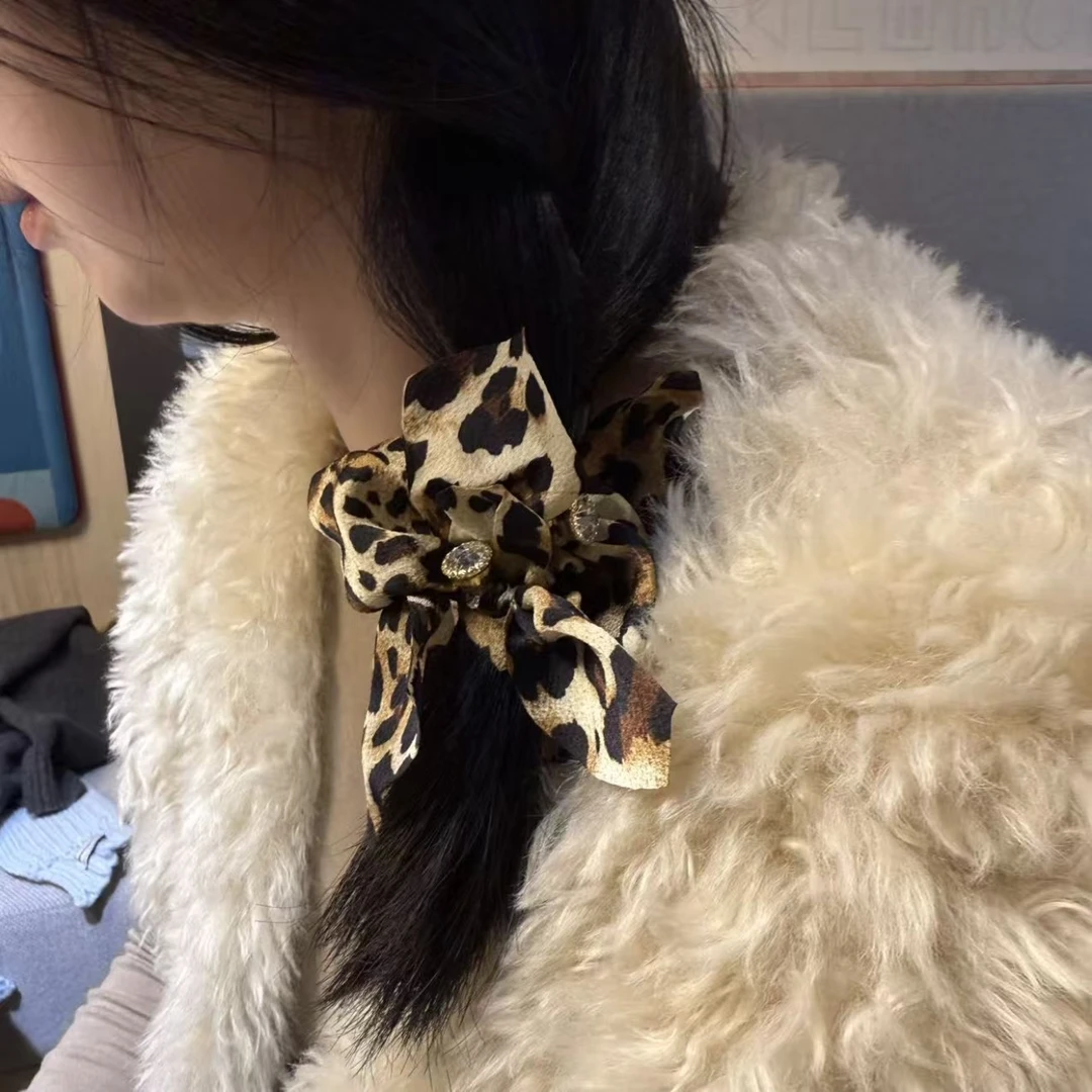 D272咖色豹纹多个蝴蝶结泡菜款发绳