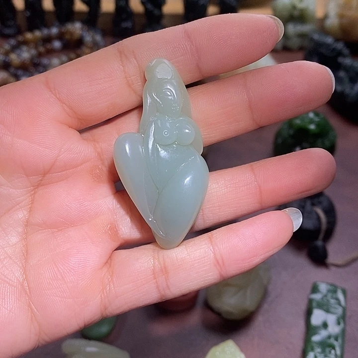 丝***子和田玉未镶嵌颈饰