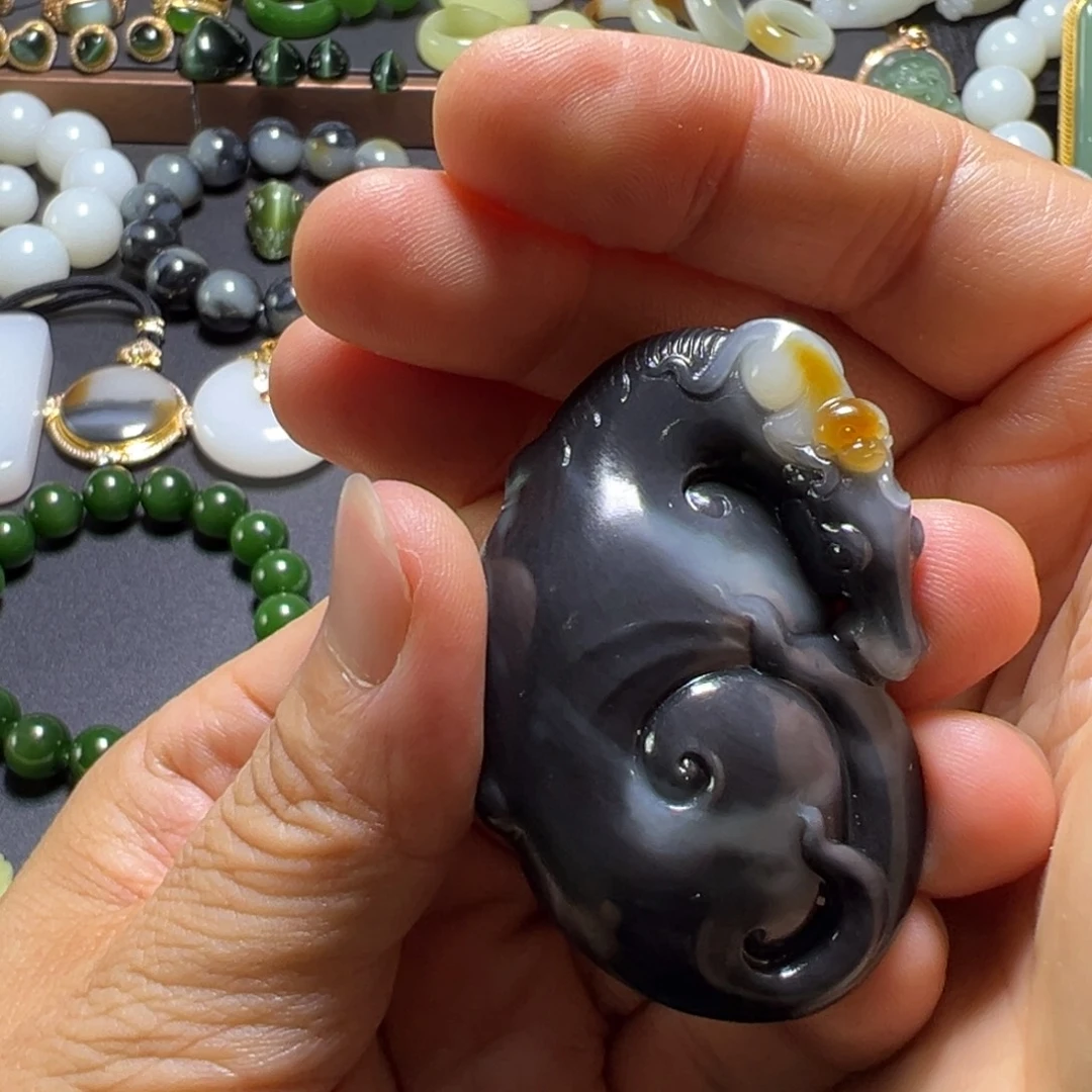 肥***肥未镶嵌和田玉挂件