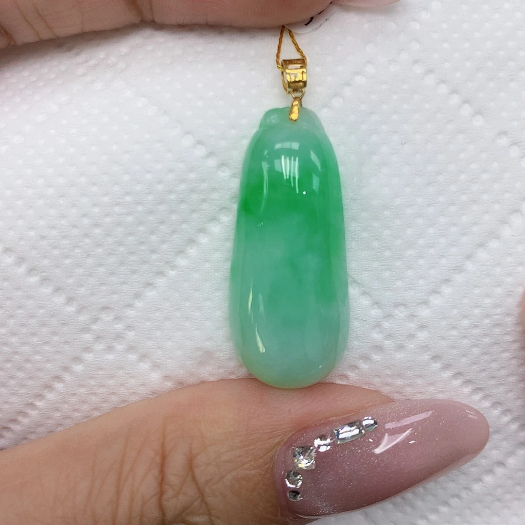 颈饰18K金镶嵌翡翠