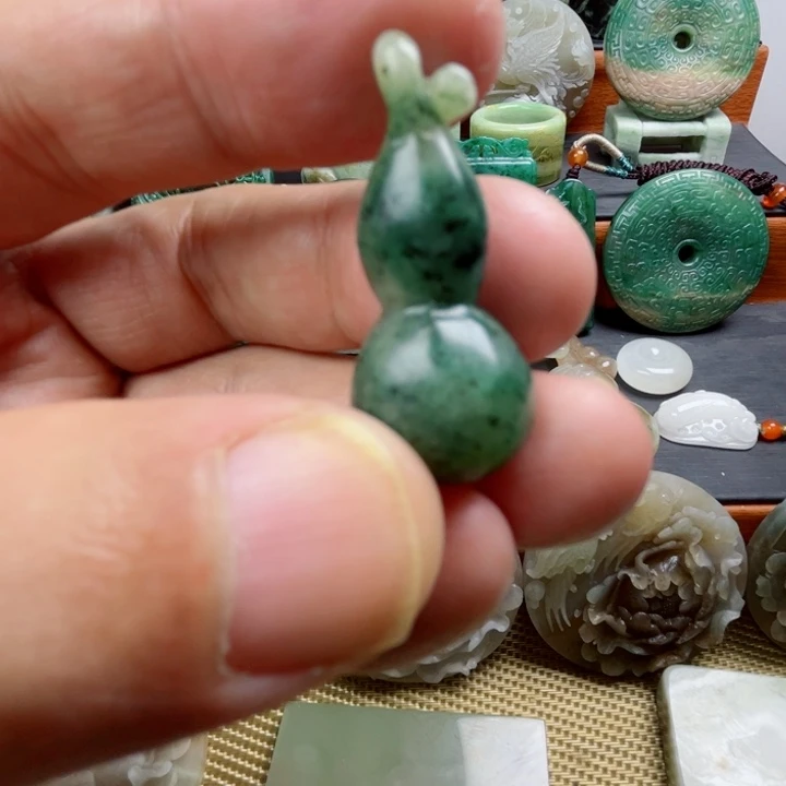 独山玉未镶嵌珠宝半成品