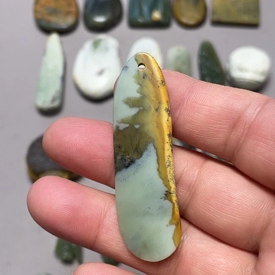 岫岩河磨玉（透闪石质玉）未镶嵌挂件