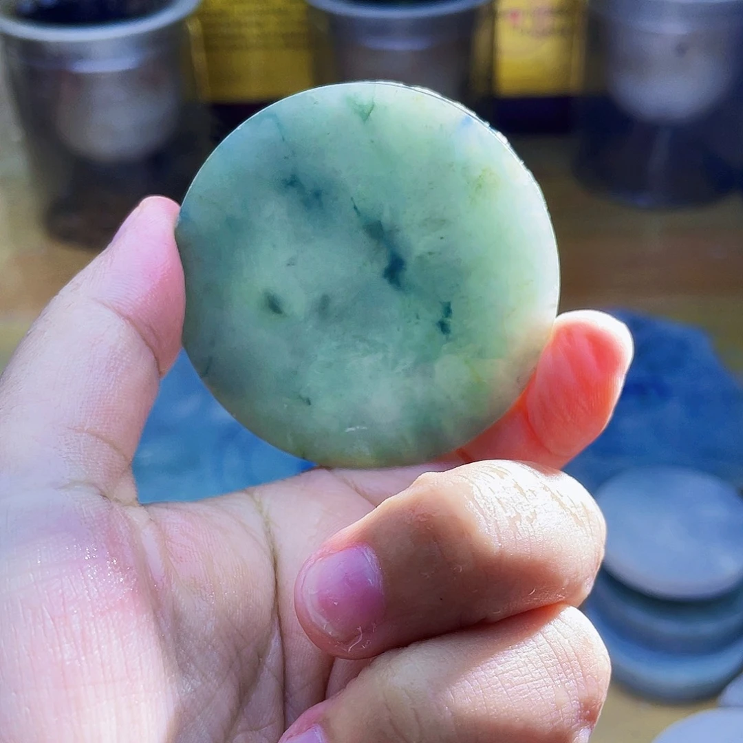 翡翠未镶嵌颈饰毛料56