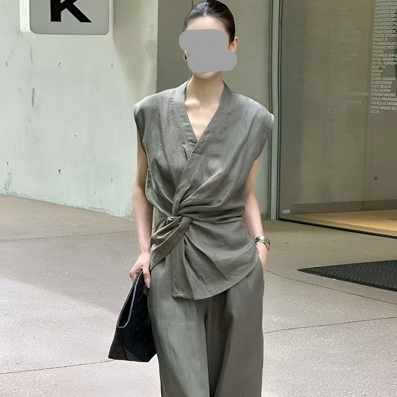 高级小众时尚套装女2025夏装新款轻熟风v领无袖上衣阔腿裤两件套