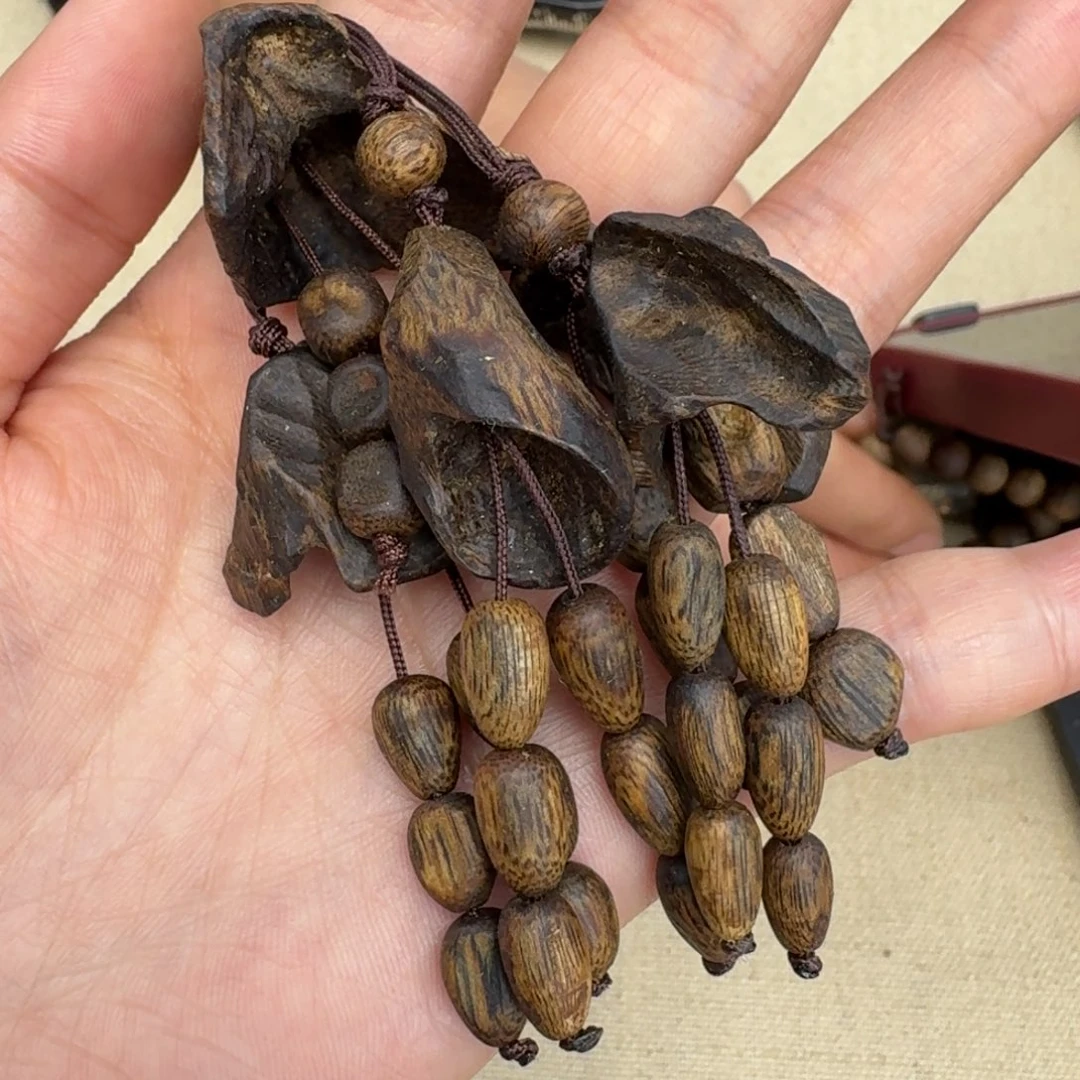 沉香吊坠绿奇楠手机挂件多样性发一个