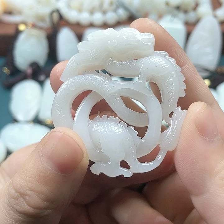 和田玉颈饰未镶嵌