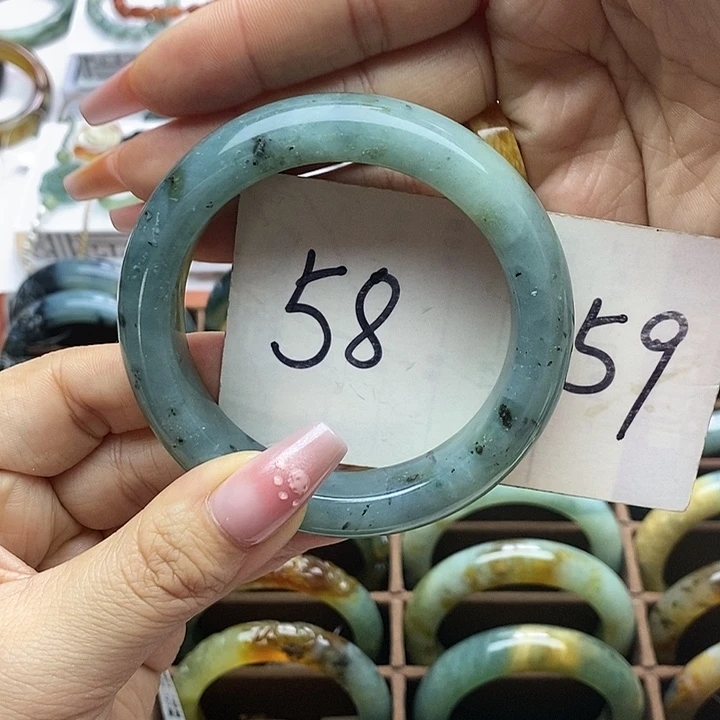 蛇纹石玉手镯未镶嵌樱**舍