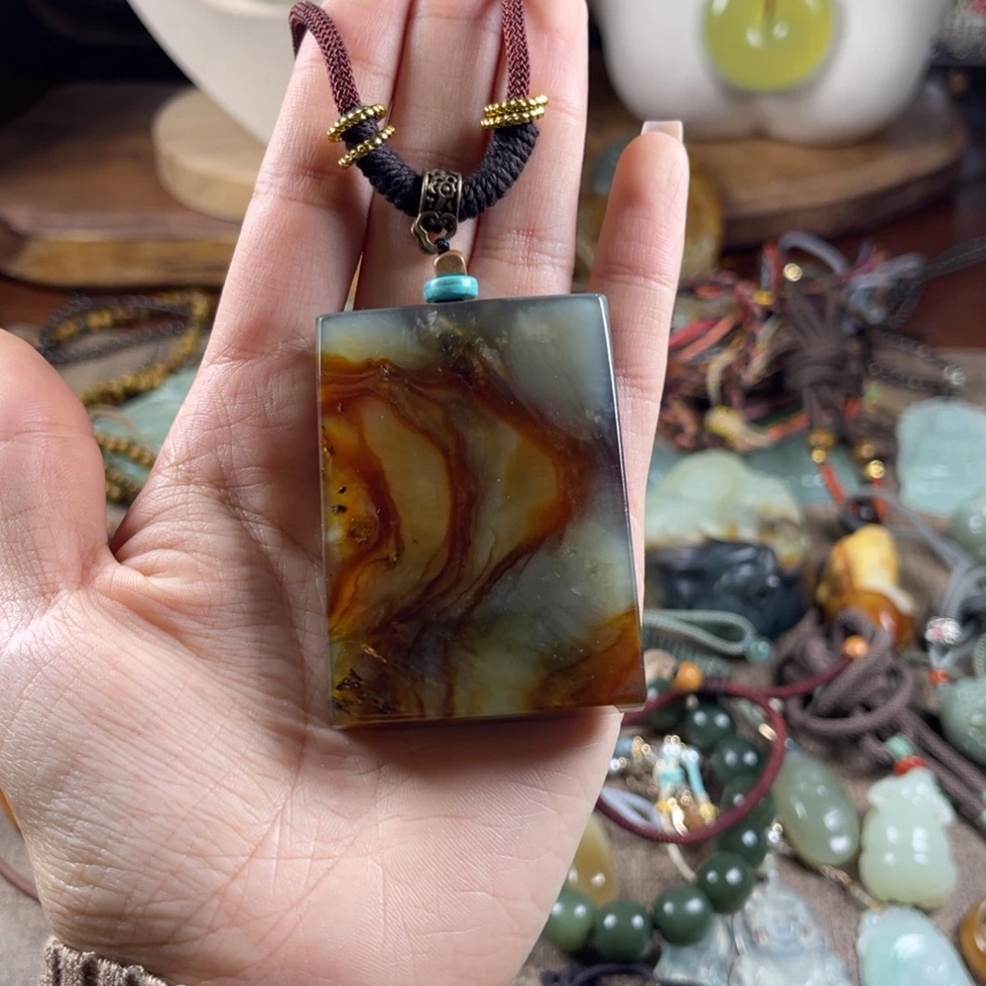 蛇纹石玉未镶嵌颈饰