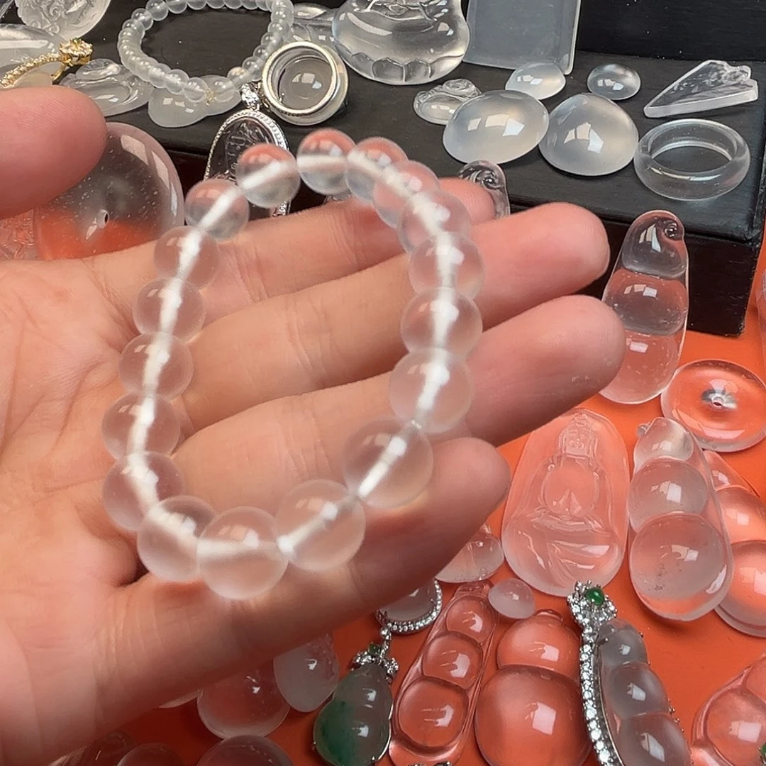 石英质玉未镶嵌颈饰