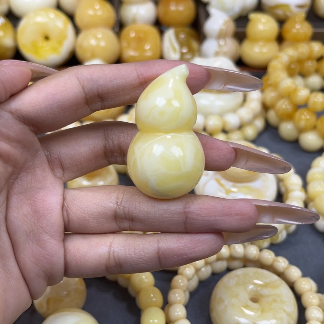 琥珀未镶嵌手串……