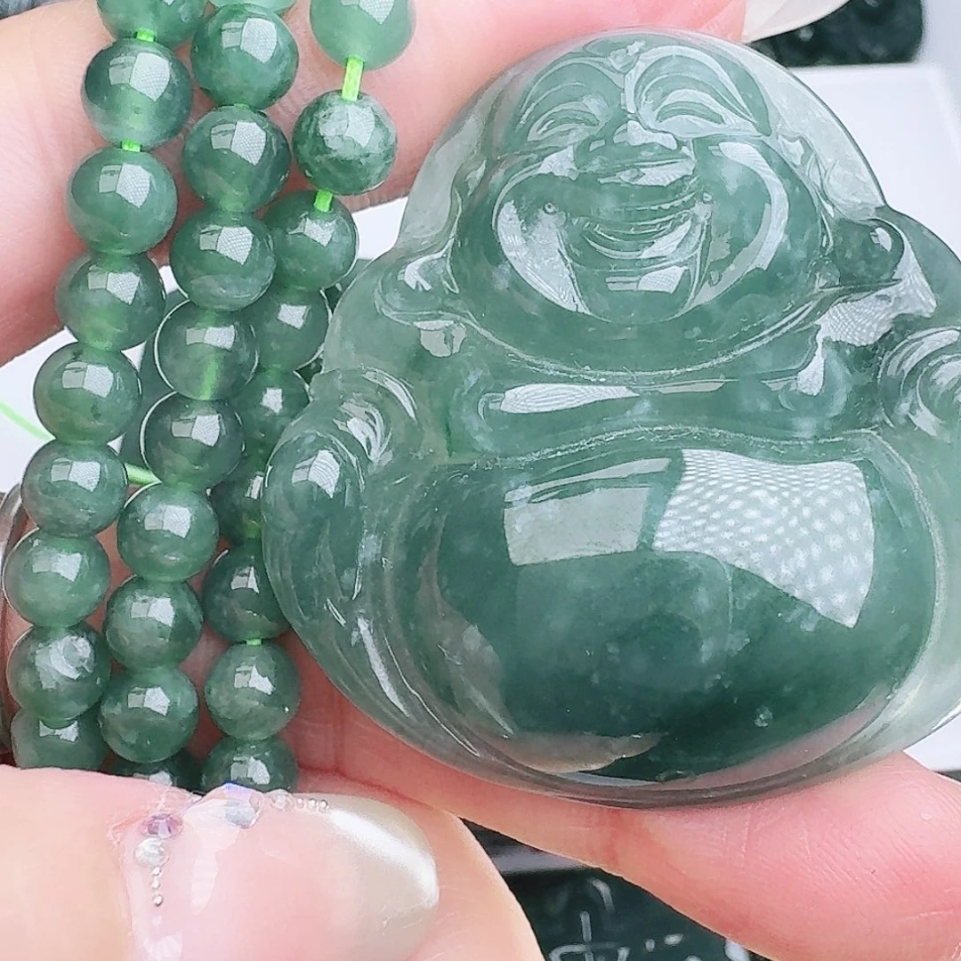 翡翠未镶嵌颈饰多样性发其一