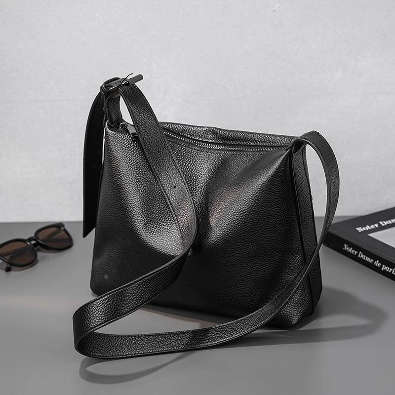 德国户外挎包牛皮包男士斜挎包轻商务简约大容量通勤斜挎包横款单