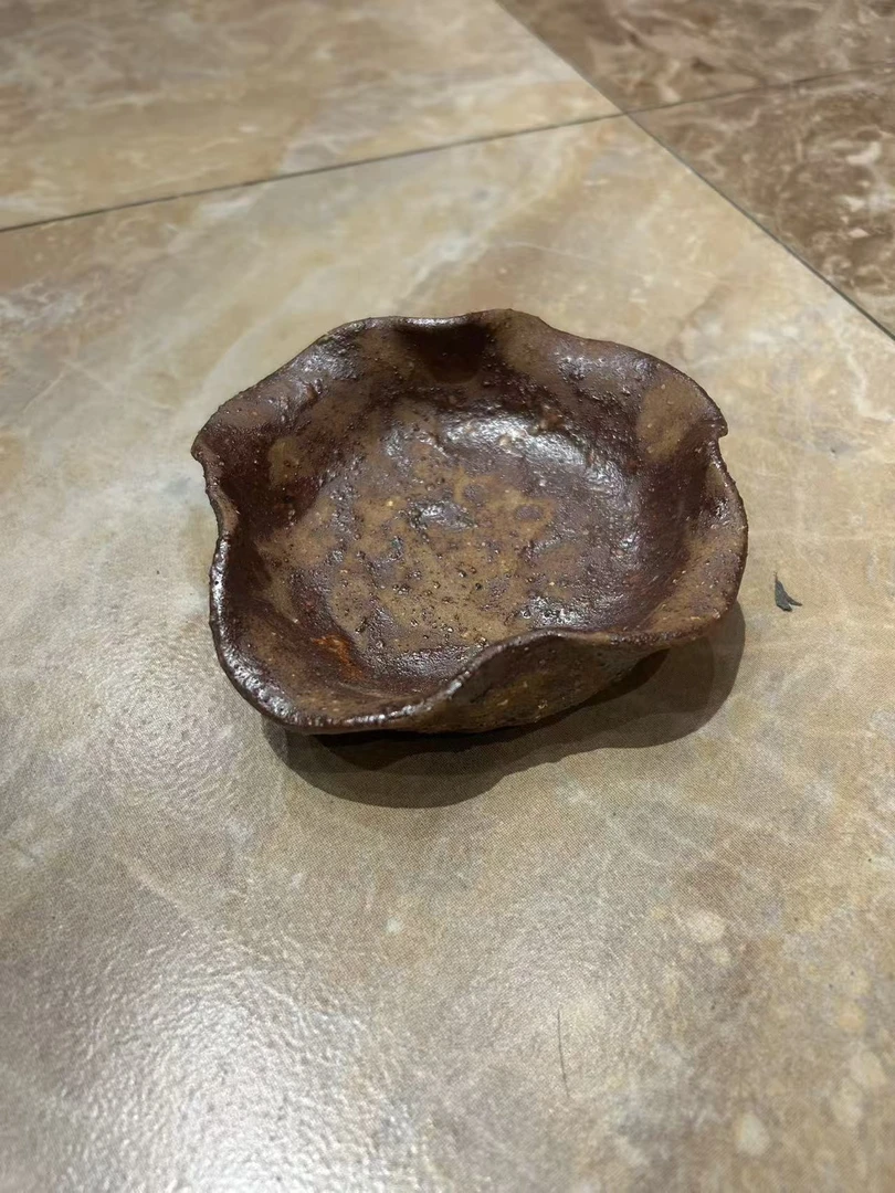 粗陶手工花边小碟