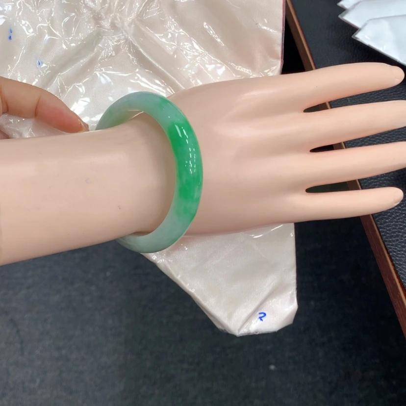 【闪购商品】翡翠手镯未镶嵌淡****╭翡翠