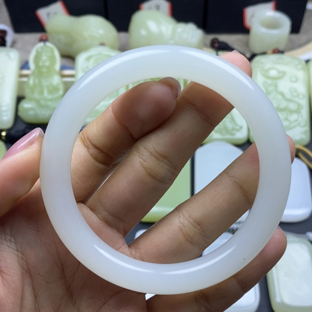 ?***。天然青海时尚手镯