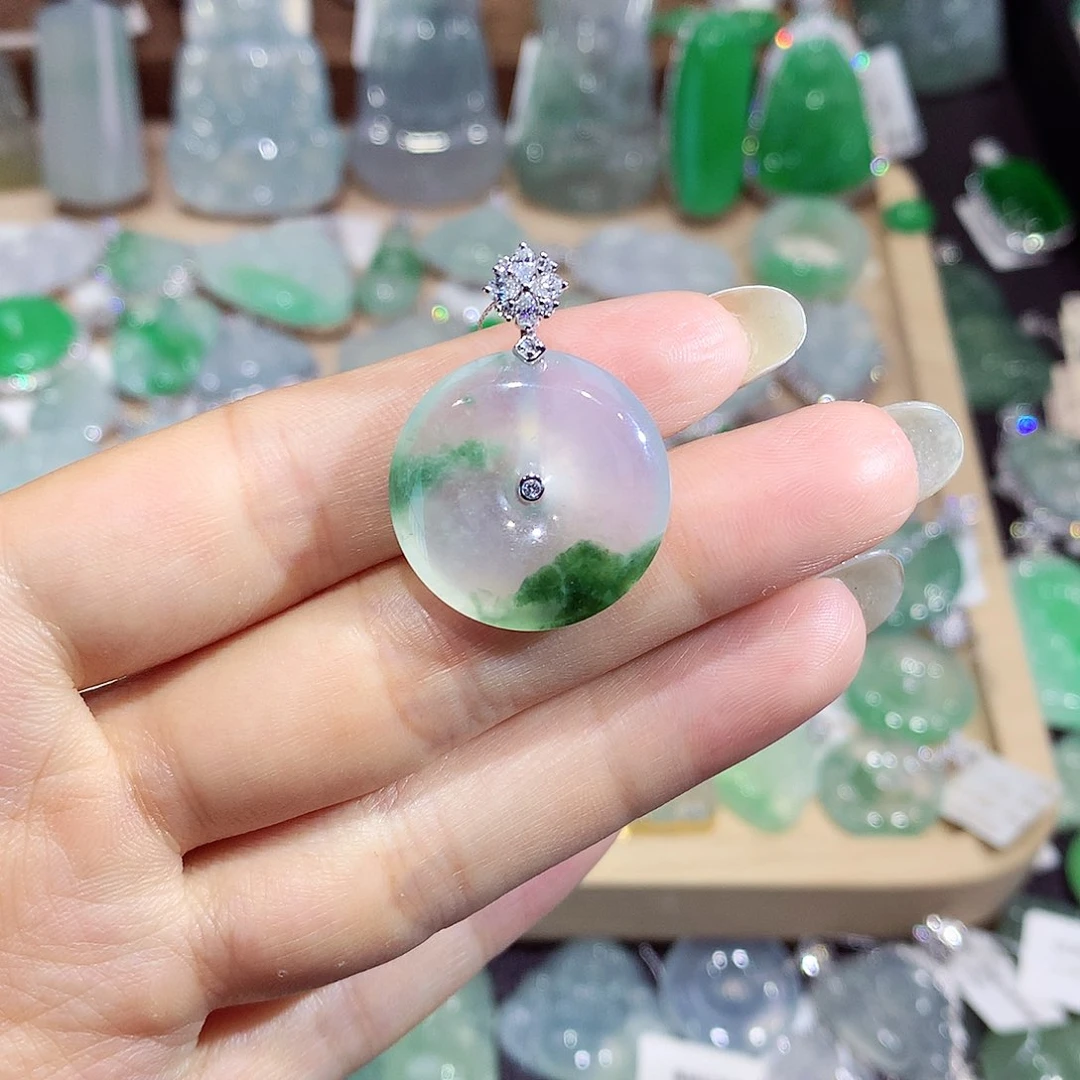 翡翠18K金镶嵌颈饰扣子