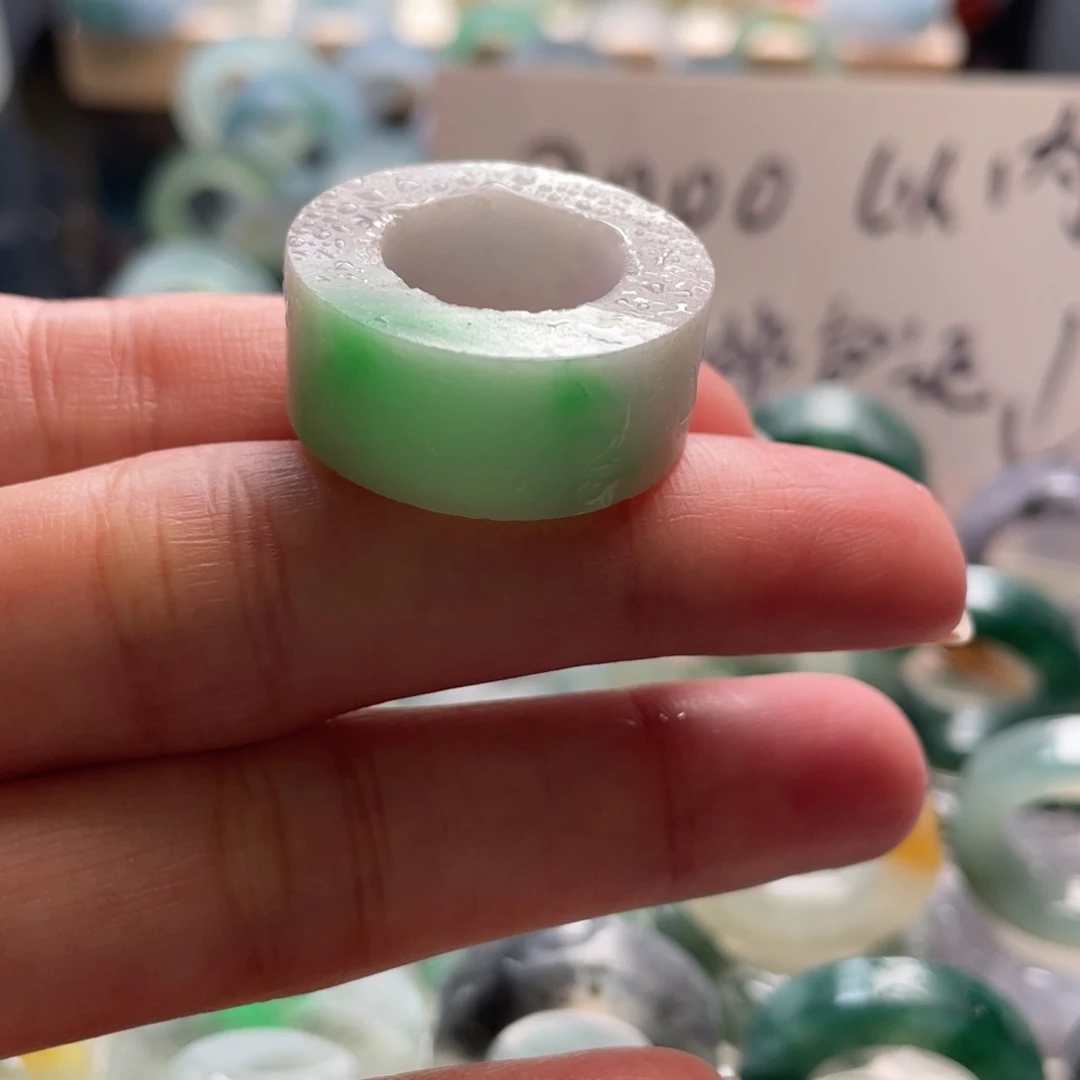 定制翡翠未镶嵌戒指