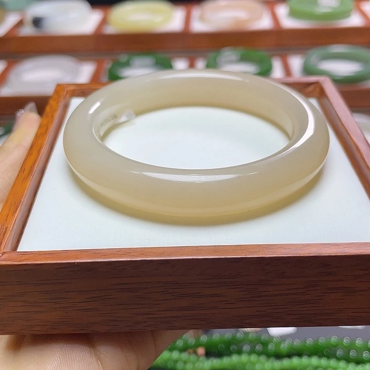 和田玉手镯55.8未镶嵌