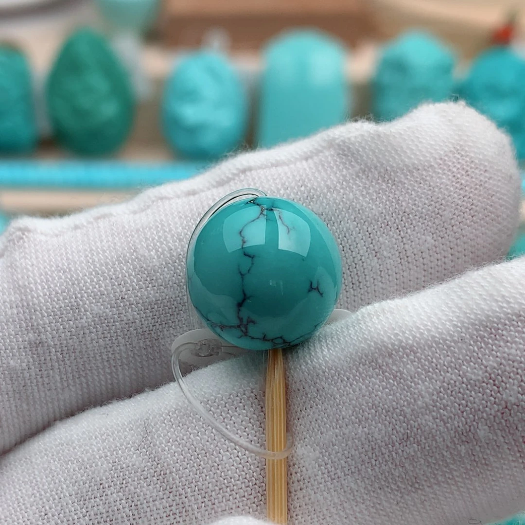 绿松石珠宝奇石未镶嵌重：3.4克